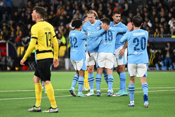 Versus / Manchester City llega a octavos de Champions con Haaland y De Bruyne en forma