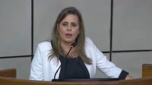 Estudiarán pérdida de investidura de Kattya González este miércoles