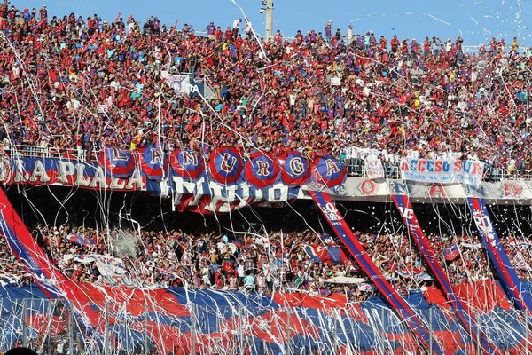 Versus / Castigo de 10 años para las hinchadas organizadas de Cerro Porteño