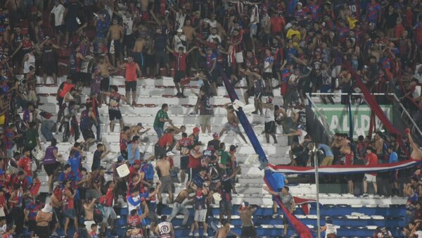 Tras incidentes entre barras de Cerro: APF otorga los 3 puntos a Sportivo 2 de Mayo - trece