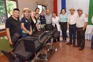 Gobernación de itapúa entrega mesa quirúrgica al Hospital Distrital de Tomás Romero Pereira