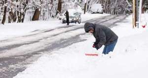 La Nación / Nueva York: más de 1.200 vuelos cancelados por tormenta de nieve