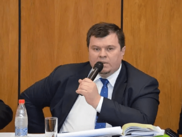 Dionisio Amarilla explica las causales para pedir el pedido de investidura de Kattya González · Radio Monumental 1080 AM
