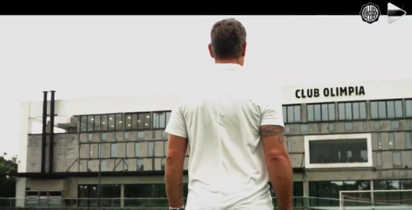 Versus / "Siempre hay un capítulo más...": La presentación oficial de Martín Palermo como DT de Olimpia