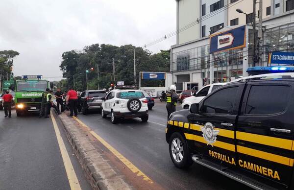 Conductor muere tras desvanecerse en plena ruta •