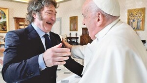 Javier Milei “construye un vínculo positivo” con el Papa