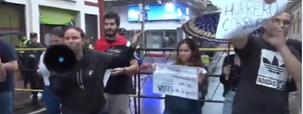 Movilización contra pérdida de investidura de Kattya González