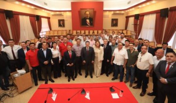 Reunión previa a la convención de la ANR