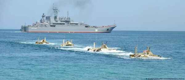 Ucrania dice haber destruido buque de guerra ruso