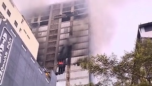 Sigue incontrolable el incendio en Ciudad del Este - ADN Digital