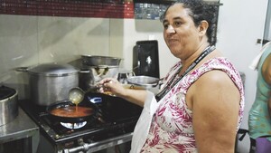 Miércoles de Ceniza: Doñas preparan poroto y tortillas