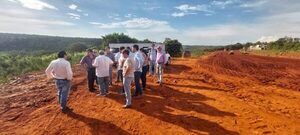 Comitiva de la CAF verifica obras complementarias al Puente Integración