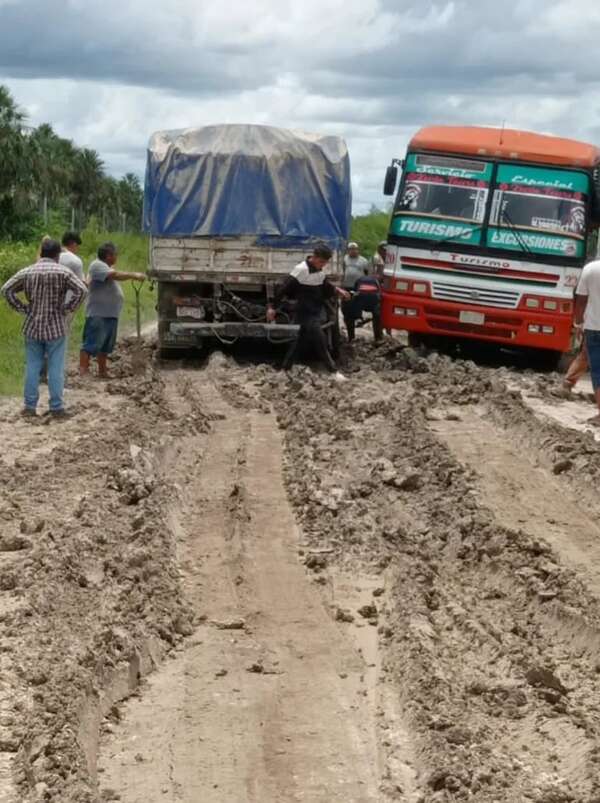 Falta de respeto a barreras de caminos de tierra podría ocasionar aislamiento en Alto Paraguay - Noticias del Chaco - ABC Color