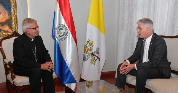 Adalberto Martínez hace un guiño a Kattya: "Todos somos responsables de fortalecer nuestra democracia"