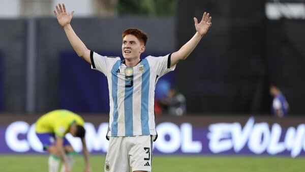 Barco viaja a Inglaterra “contento” por ir al Brighton