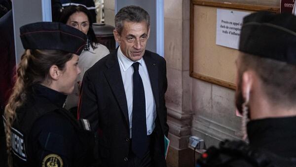 Condenan a Sarkozy por financiación ilegal de su campaña en 2012 - La Tribuna