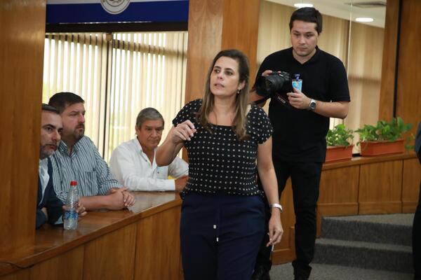 Senadores aprueban pérdida de investidura de Kattya González - Unicanal