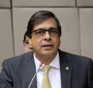 IPS denuncia ante la Fiscal铆a y Contralor铆a m谩s irregularidades en la administraci贸n de Vicente Bataglia - Revista PLUS