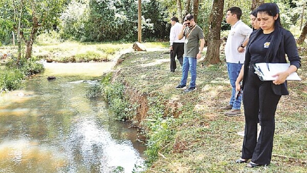 CDE: Atribuyen a fábrica contaminación de arroyo y del aire