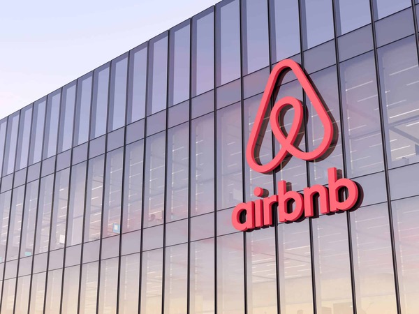 Airbnb aumenta su beneficio un 152% en 2023 y destaca su crecimiento en Latinoam茅rica - Revista PLUS