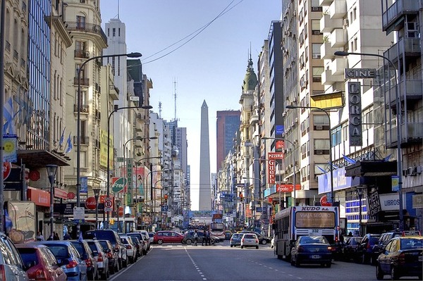 La inflación argentina se desacelera y llega al 20,6% mensual