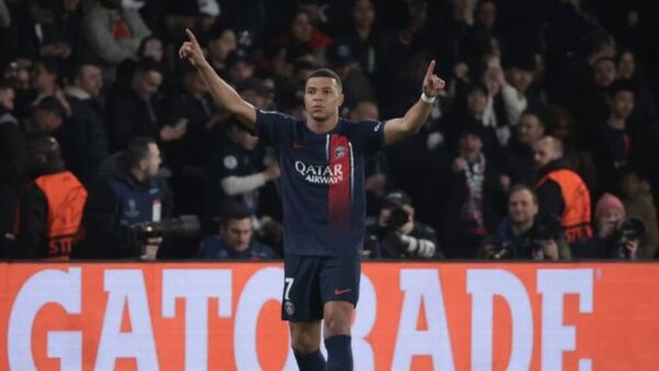 La Real Sociedad dispara sin pólvora, el PSG tira a matar