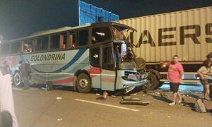 (VIDEO) Grave accidente en inmediaciones del peaje de Ypacaraí con heridos y un atrapado