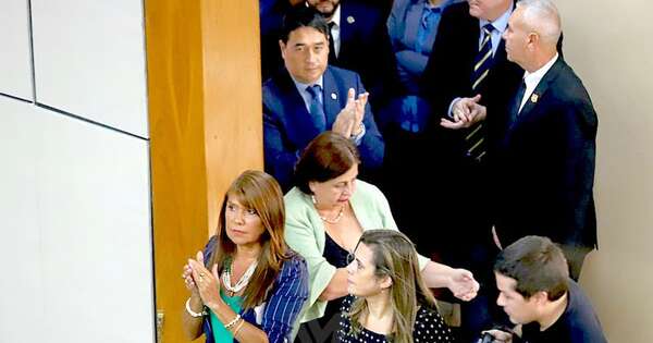 La Nación / Kattya no rebatió cargos en su contra y se limitó a descalificar a sus pares