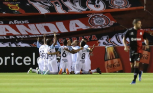Versus / El boliviano Aurora avanza a la segunda fase de Libertadores 