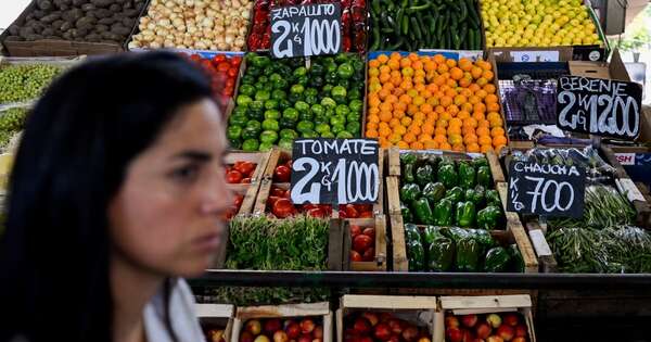 La Nación / Inflación en Argentina se modera en enero