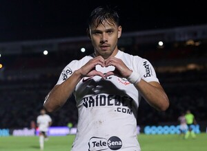 Doblete de Ángel Romero en el triunfo del Corinthians | 1000 Noticias
