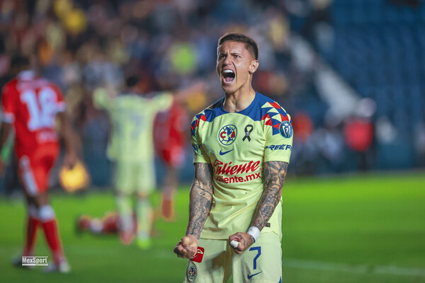 Versus / El América avanza en la Copa de Campeones