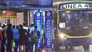 Coordinan acciones para proteger derecho de pasajeros, afirman