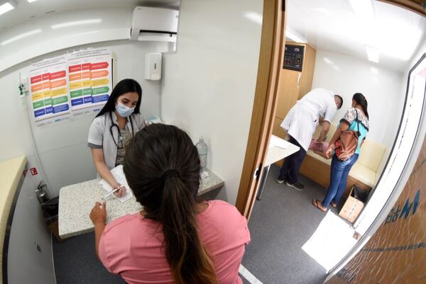 Despliegan clínicas móviles contra el dengue y el covid-19 - La Tribuna