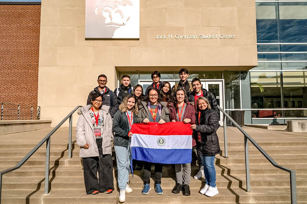 Universitarios pueden postularse desde hoy becas para cursar un semestre de su carrera en Kansas - .::Agencia IP::.