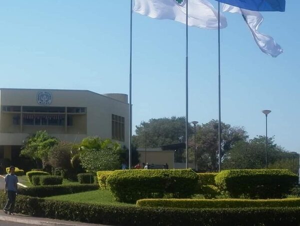 Médico del Hospital Nacional denuncia falta de insumos para pacientes con dengue · Radio Monumental 1080 AM