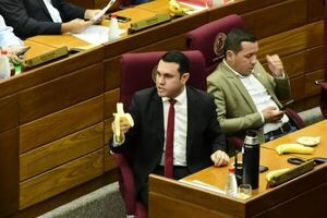 Despojan de sus fueros a Hernán Rivas