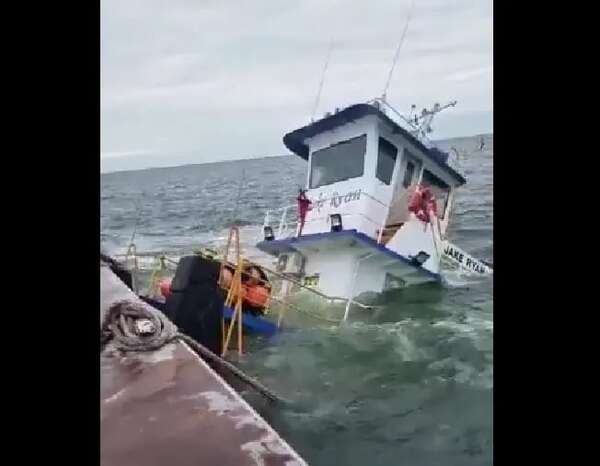 Remolcador se hunde en el río Paraná: rescatan a nueve tripulantes - Nacionales - ABC Color