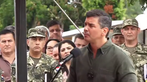 Presidente entregó viviendas a familias afectadas por tornado en Santaní
