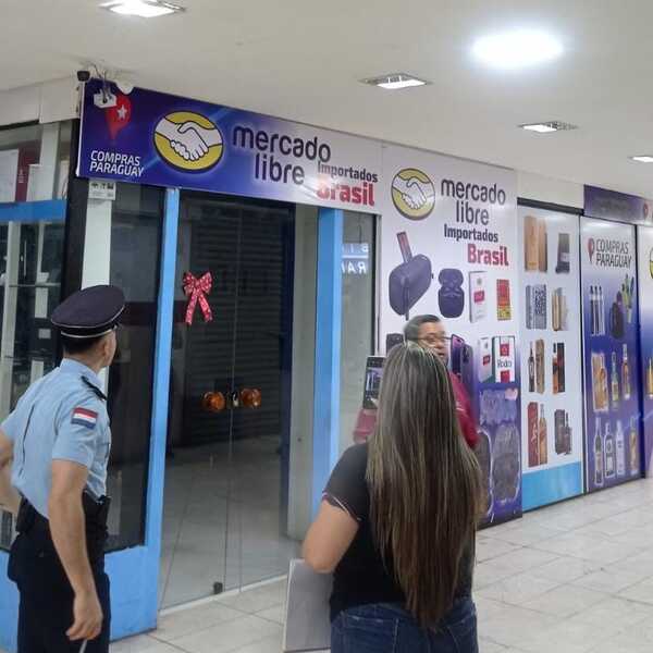 Quisieron intervenir comercio tras estafa a brasileño, pero estaba cerrado - La Clave