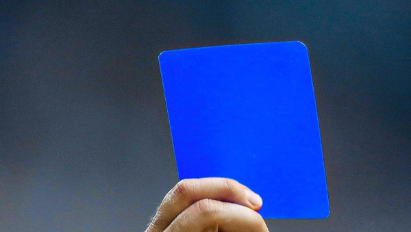 Brújula deportiva: La FIFA ahora se fija en la tarjeta azul tras apartarla con desdén - La Tribuna