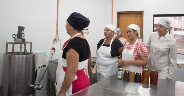 Emprendedoras de San José Obrero realizan producción de mermelada en la UNA - .::Agencia IP::.
