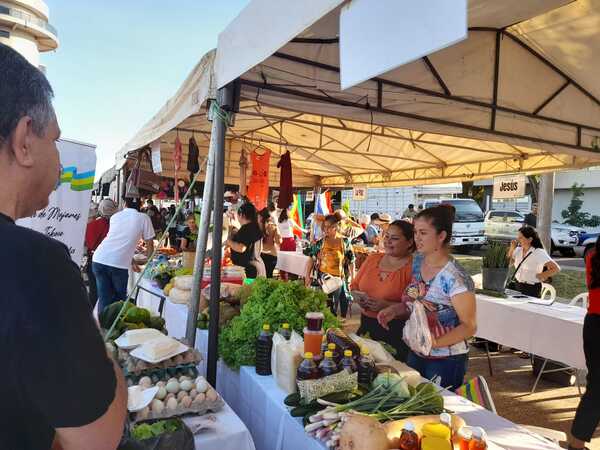 Feria de Productores Frutihortícolas, Emprendedores y Artesanos fue un rotundo éxito, destacan
