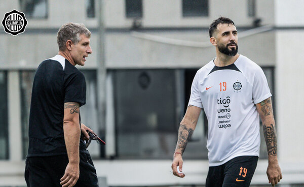 Versus / ¡Olimpia ya calienta el superclásico con una picante publicación!
