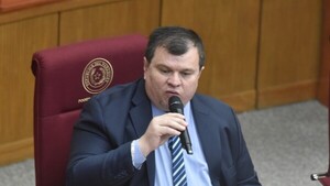 Dionisio Amarilla alega que mensaje en su celular corresponde a una captura de pantalla