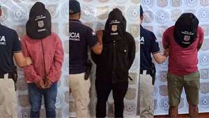 Detienen a tres hombres sospechosos de haber participado en un robo de 70 millones de guaraníes - Policiales - ABC Color