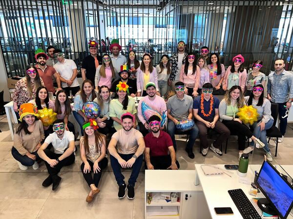 Banco Atlas recibe reconocimiento Great Place to Work - Revista PLUS