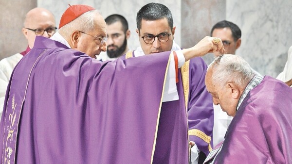 El Miércoles de Ceniza, el Papa critica que todo se deba socializar