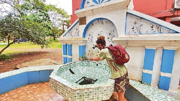 Buscar un amor en la fuente de los enamorados