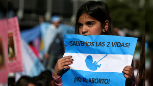 Político y analista argentino Gastón Bruno evalúa la derogación del aborto en el país